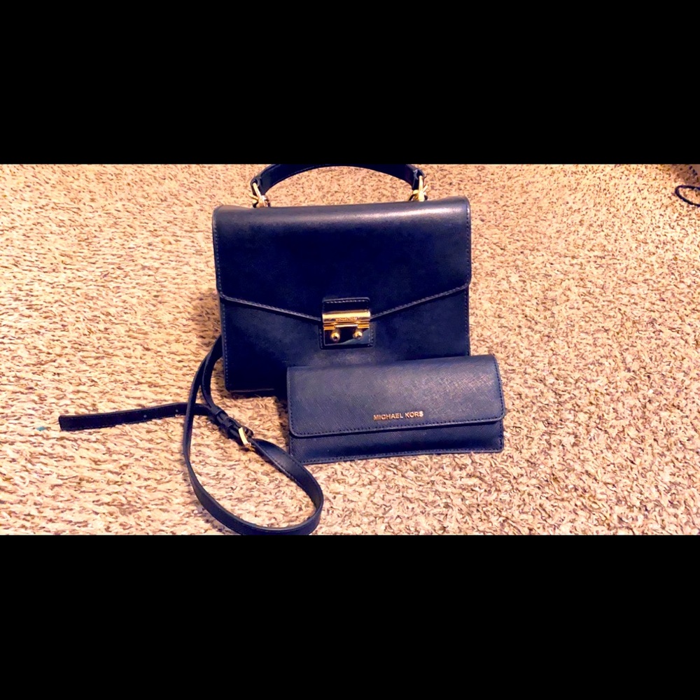 Michael Kors Original Black Hangbag with Wallet
